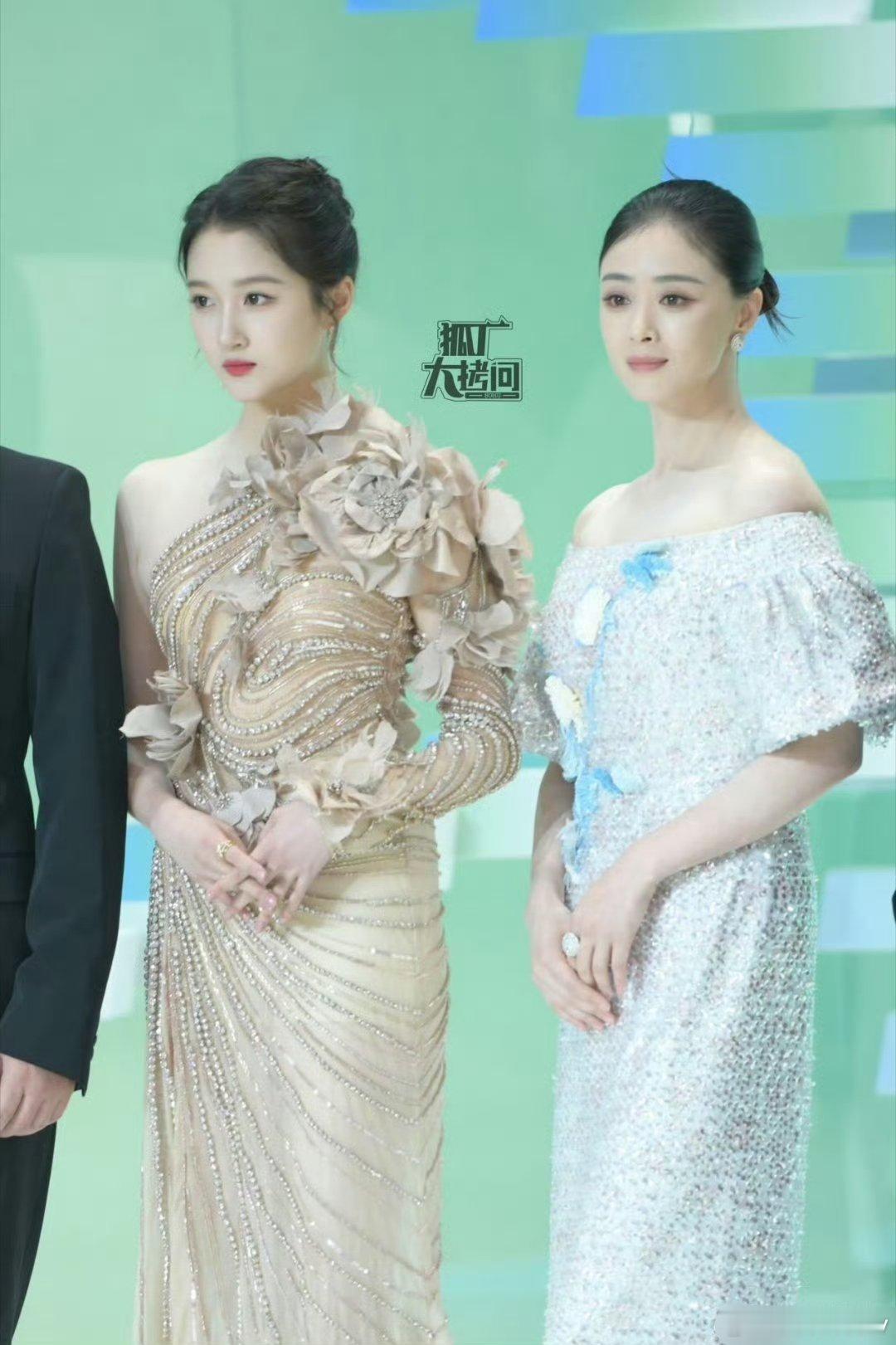 关晓彤妆造正确这次用心了，衣服妆化都没有失手，盘靓条顺大美女就得这么穿​​​
