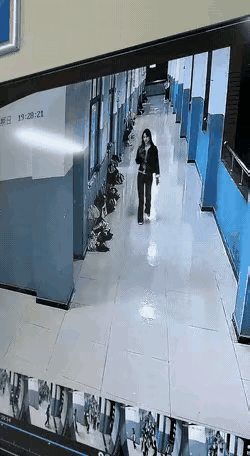 在女神面前真尴尬