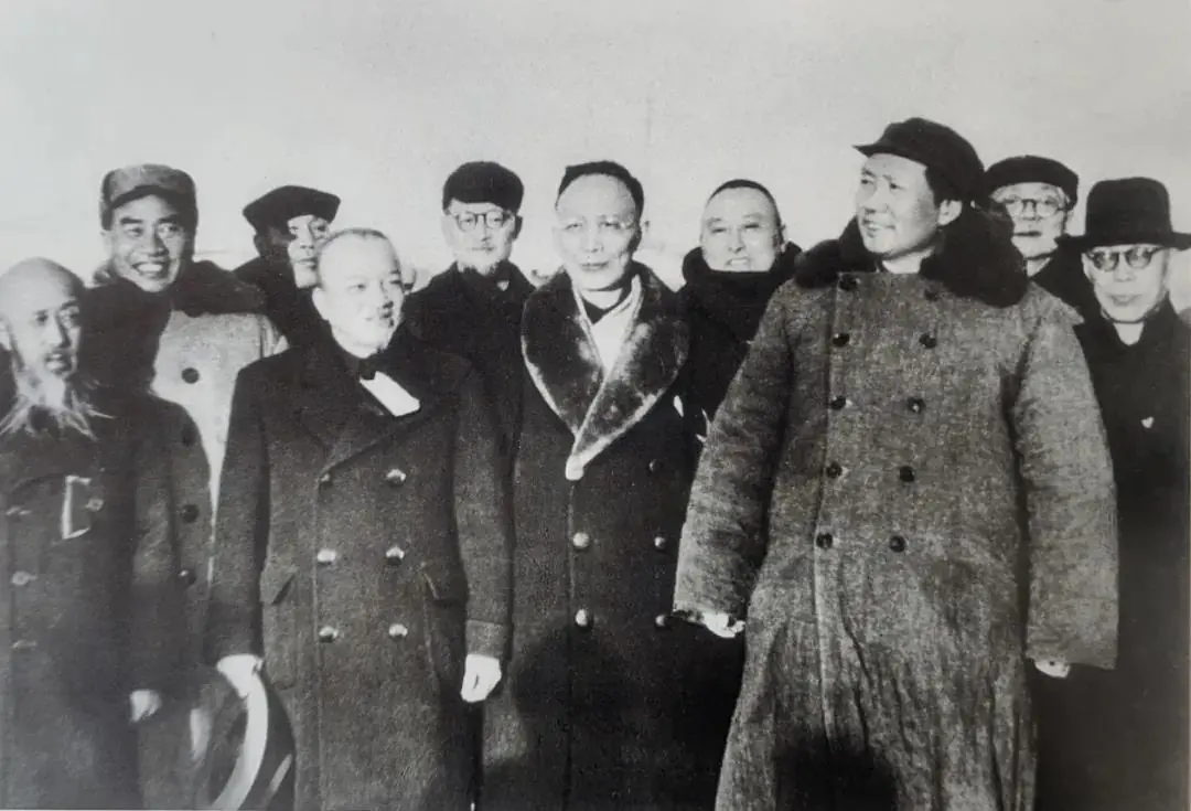 1943年冬天，延安窑洞里来了一封信，把毛泽东看得直皱眉。信是中宣部副部长凯