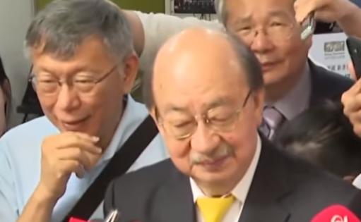 就在刚刚，柯建铭出庭无罪答辩了！民进党团前总召柯建铭去年3月25日晚间在“立法院