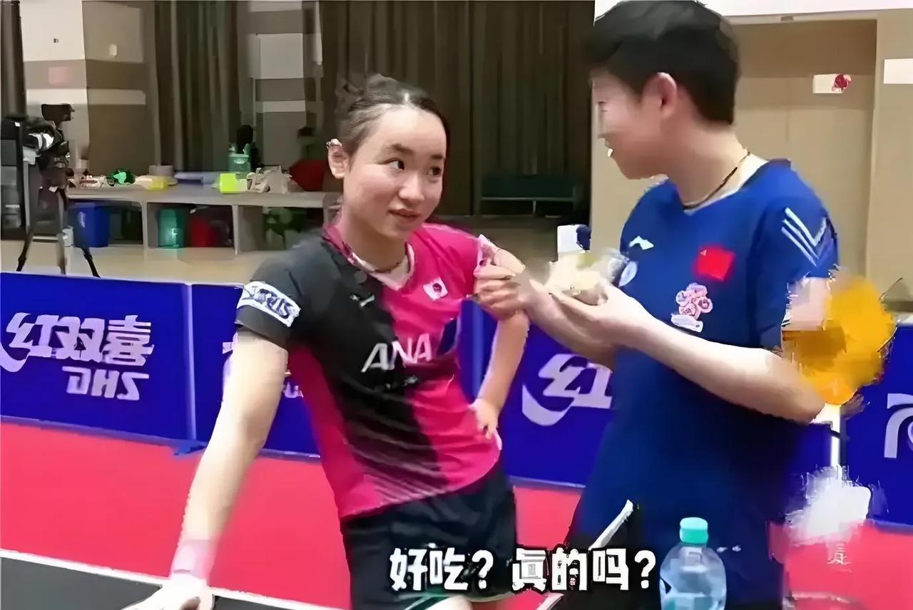 伊藤美诚拿出饭团，孙颖莎照吃不误多哈世乒赛伊藤美诚爆冷击败了王艺迪晋级四强，别