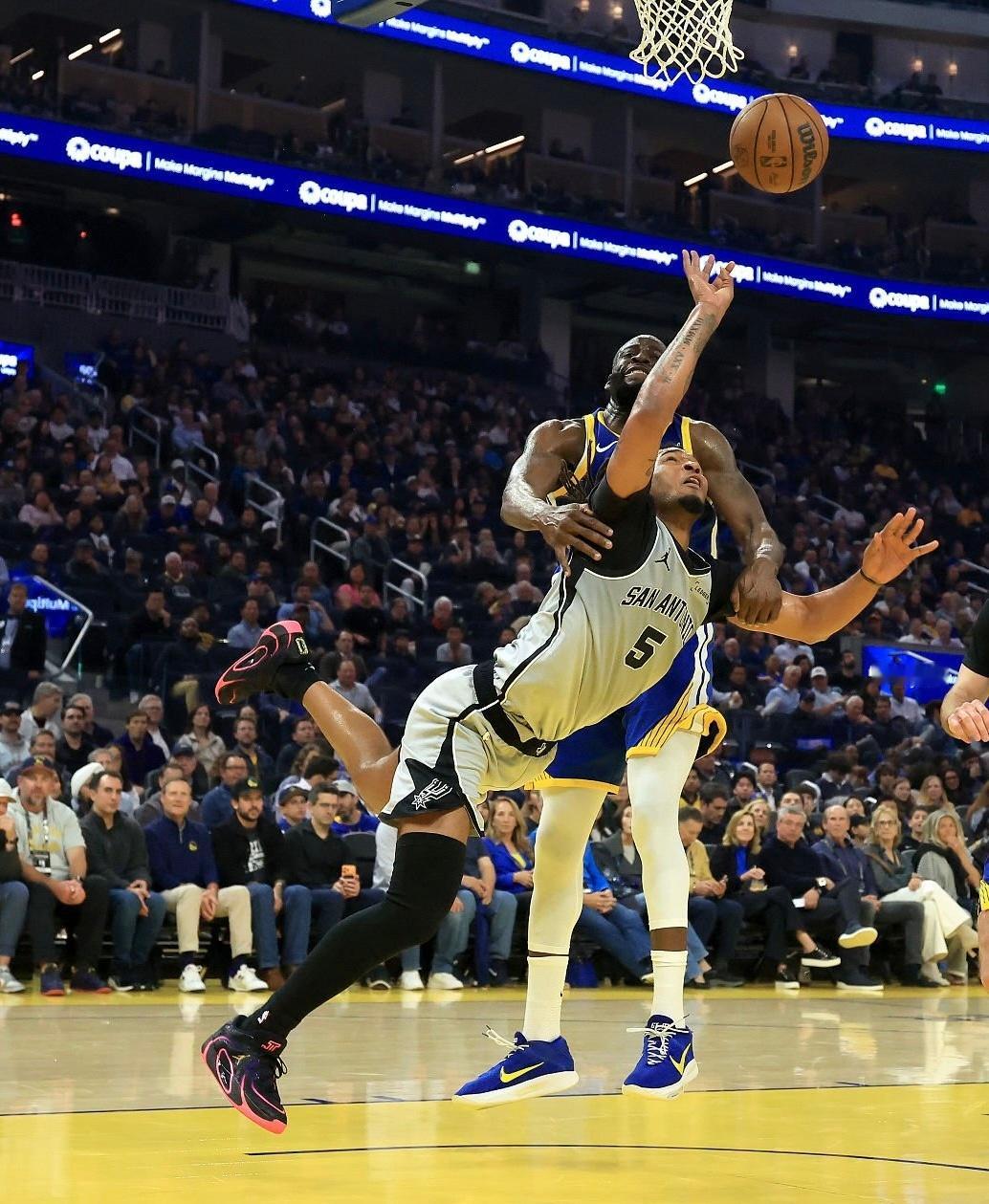 勇士队格林:“我认为系列赛已经结束了，马刺将在G5晋级卡斯尔￼表现非常出色，他是