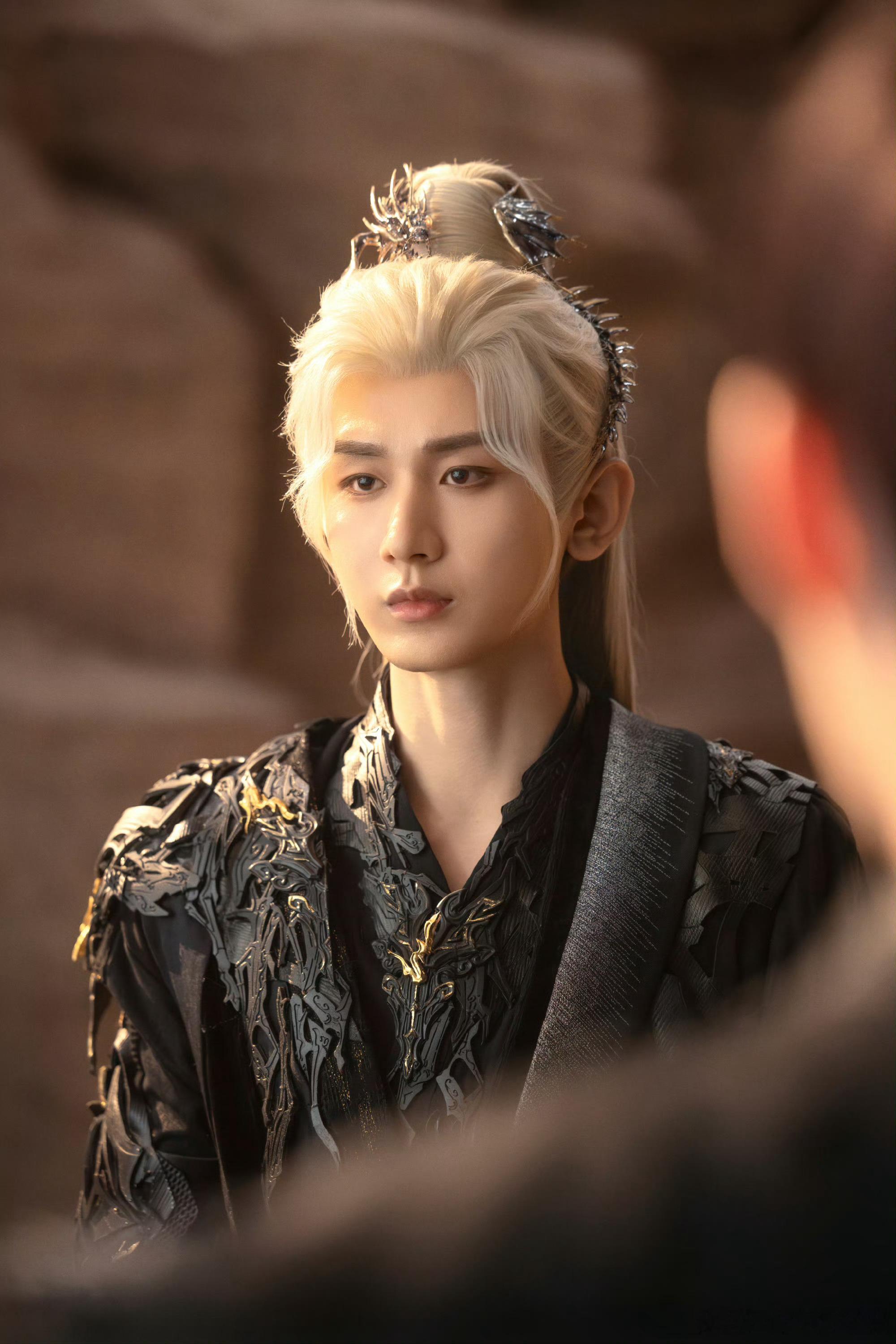 Bcy成毅，我喜欢你的帅气撩人和温暖善良，更加敬佩你砥砺前行的勇气、初心不改的坚