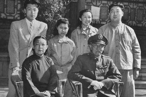 1914年，阎锡山31岁，纳了14岁的小妾，新婚之夜，阎锡山对长相漂亮的小妾说：