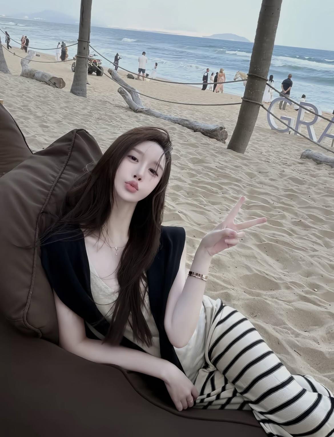 气质穿搭怎么穿才恰到好处?气质穿搭？简单来说就是：穿得舒服，看着顺心。