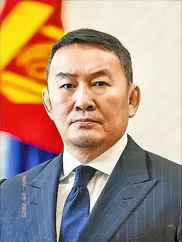 想通了，蒙古国选择了中国。9月14日据央视报道，蒙古国总统13日在西部科布多省