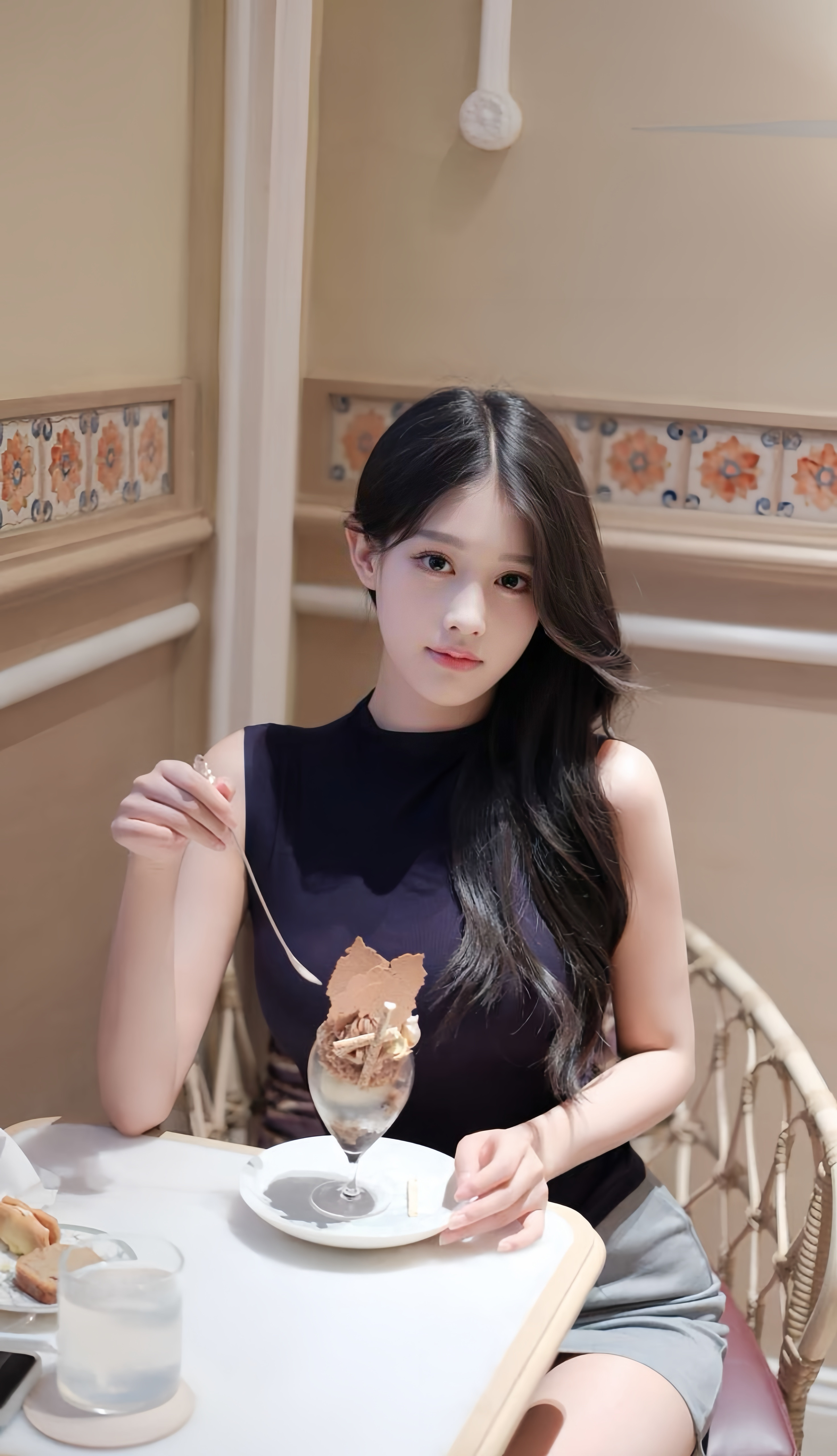 拥有个这样颜值的女友，你几点回家​​​