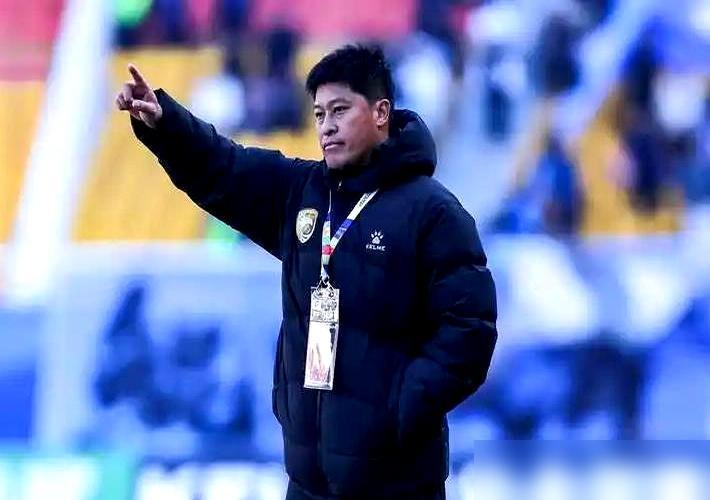 足球城被足球之乡绝杀了，这根本不是什么运气，而是大连足球那层名为“底蕴”的底裤，