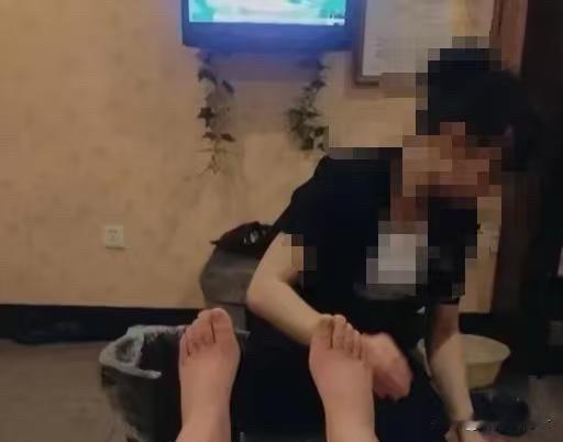 6月1日那天，李某大摇大摆迈进养生馆，甩出1000块点了个女技师，快活完了拍拍屁
