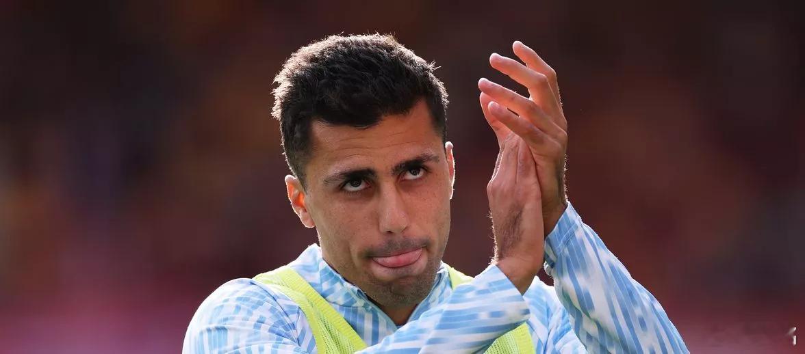 曼城曼城客场2-1森林，罗德里进入了大名单，但没有出场。即使冈萨雷斯已经明显跑