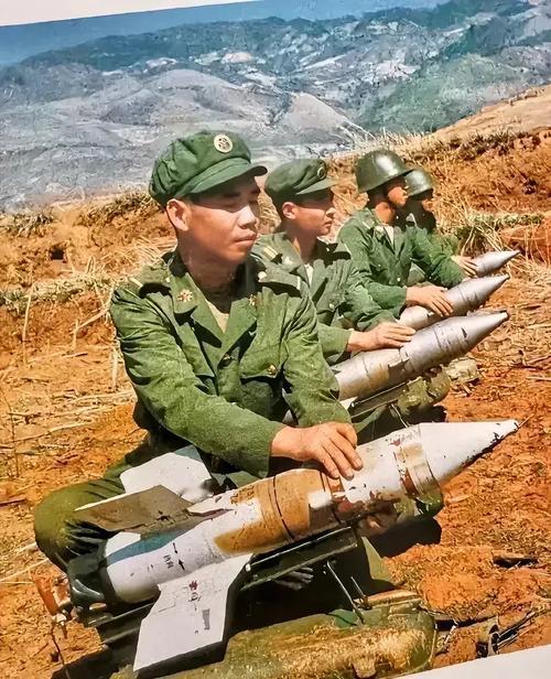 当年，苏联陆军有5万辆坦克，中国为其准备了10万枚反坦克导弹！上世纪60、7