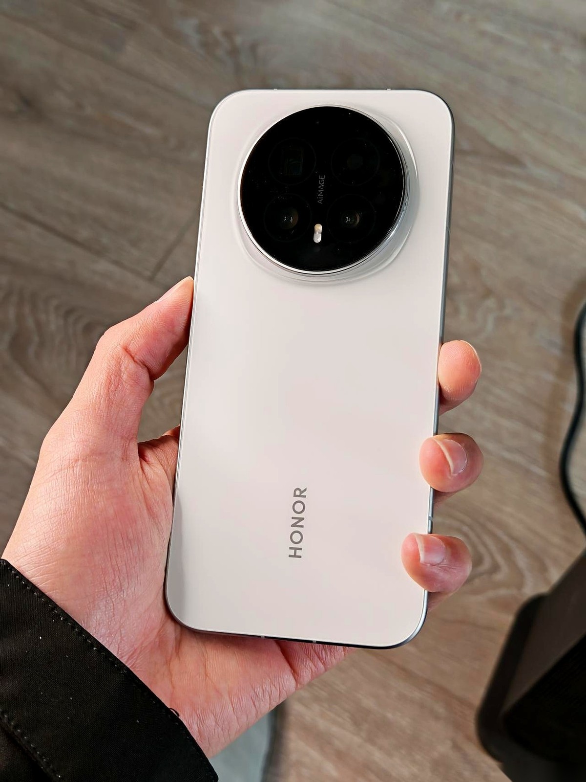 我跟你讲，荣耀这次出的Magic8和ProAir，就是个彻头彻尾的...