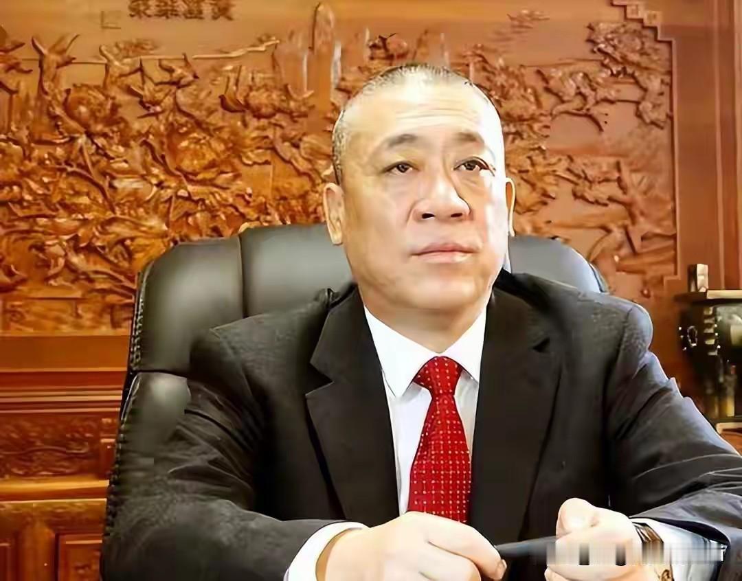 记者问崔培军，胖冬来宣布年后退休，你什么时候退休？他说，我实际上这个退休不退休，