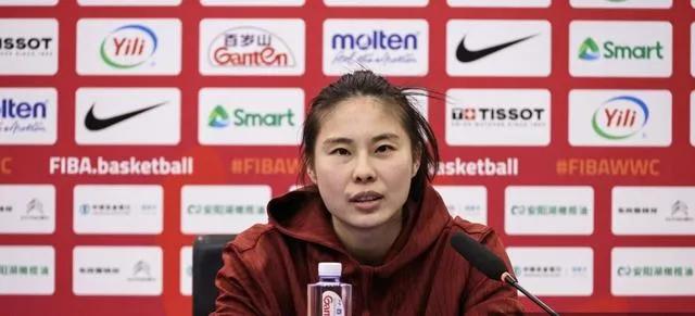 从500万转会到降薪百万留守！女篮王牌王思雨的抉择刺痛了谁？2022年，王思