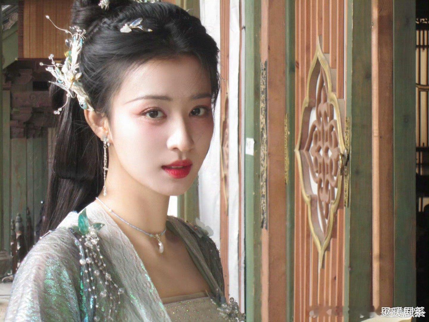 王楚然看好我只转一圈看好我只转一圈，这句话太有画面感了。王楚然身上那种独特的明