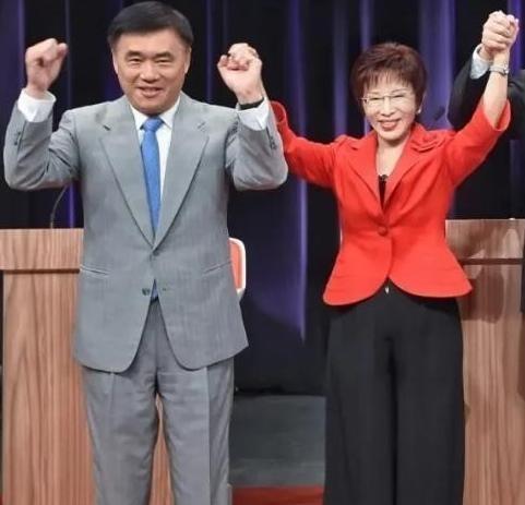 洪秀柱为何支持郝龙斌而非郑丽文？台名嘴邱毅一爆料，洪秀柱在本次党主席改选中，支持