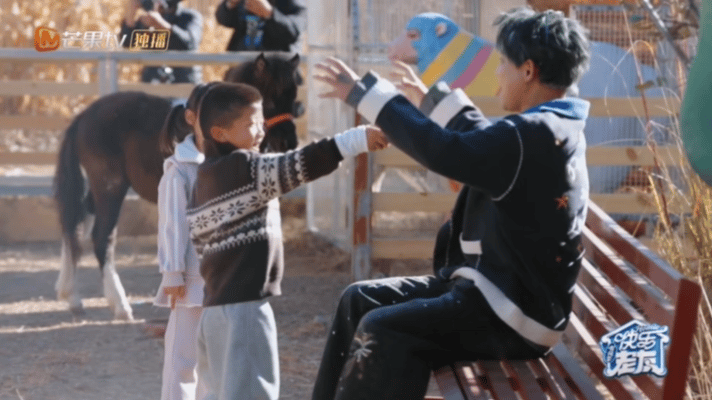 陈楚生介里不许猫睡觉厚米之家今天也是热闹的一天呢，哈哈哈哈我笑出声了