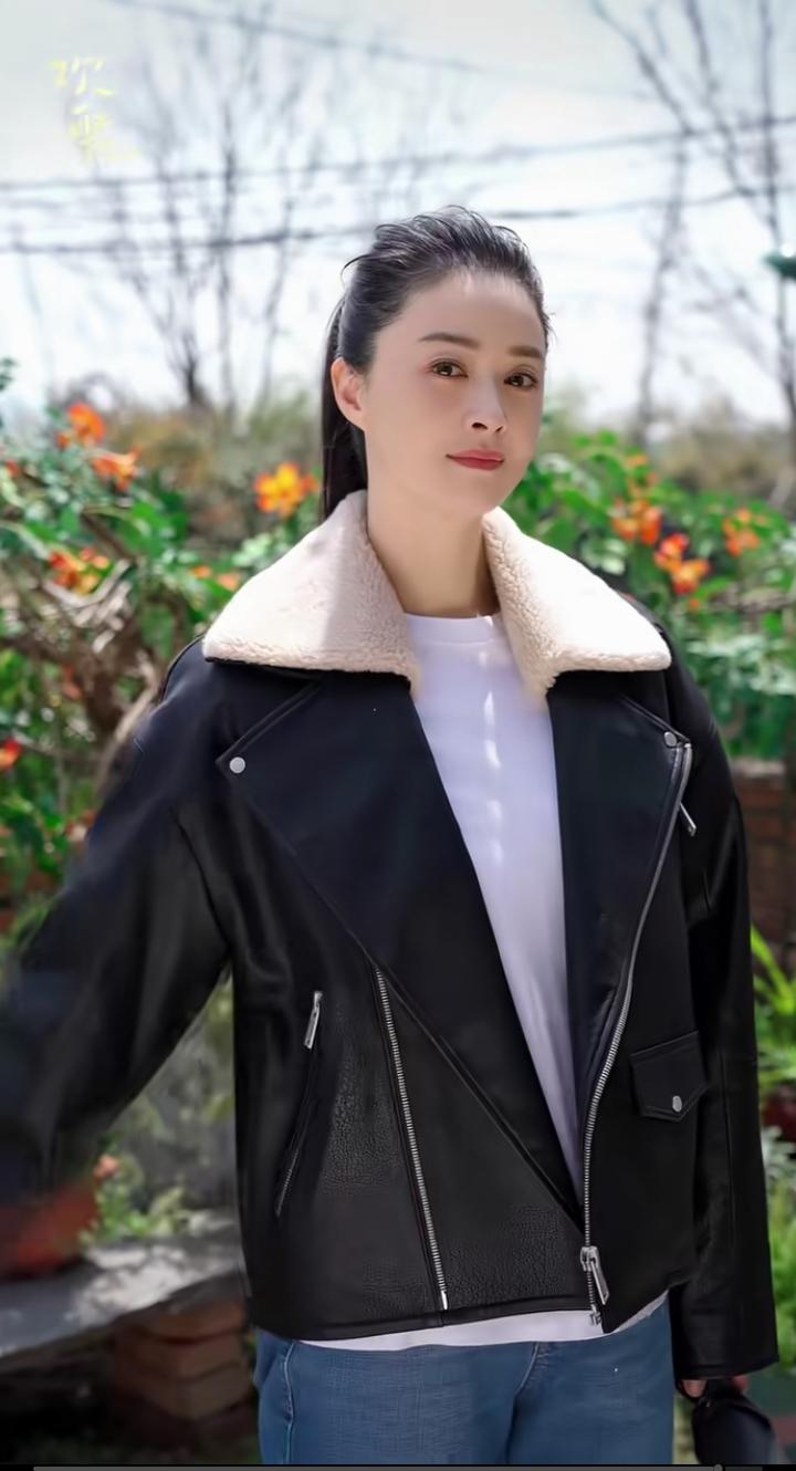 王阳提分手那天，蒋欣刚拿下华妃片酬，2007年两人处对象，王阳往她房车冰箱塞满雪