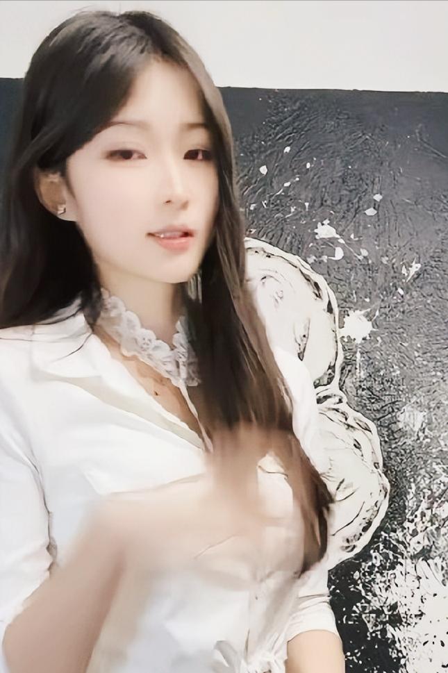 太可惜！98年中专女教师徐婷，一手好牌，被彻底打烂。谁能想到，一位28岁、颜