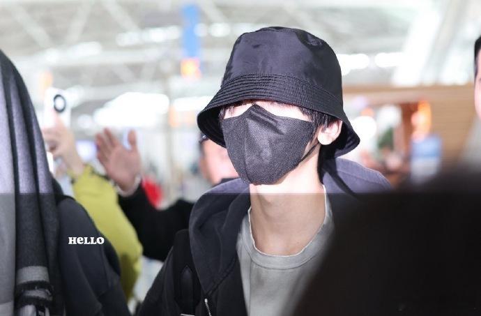 张元英站姐拍的左奇函次元壁破了！张元英大粉站姐机场直拍左奇函，跨国审美认证拉满！