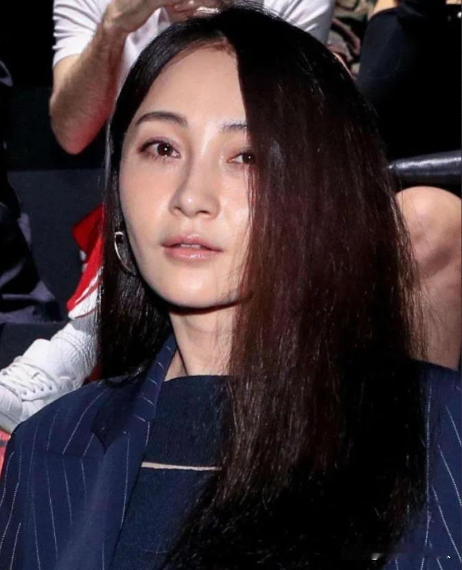 姚笛与文章恋情没有被曝光前，还是地下恋情的时候，据说文章为了方便与姚笛约会，在深