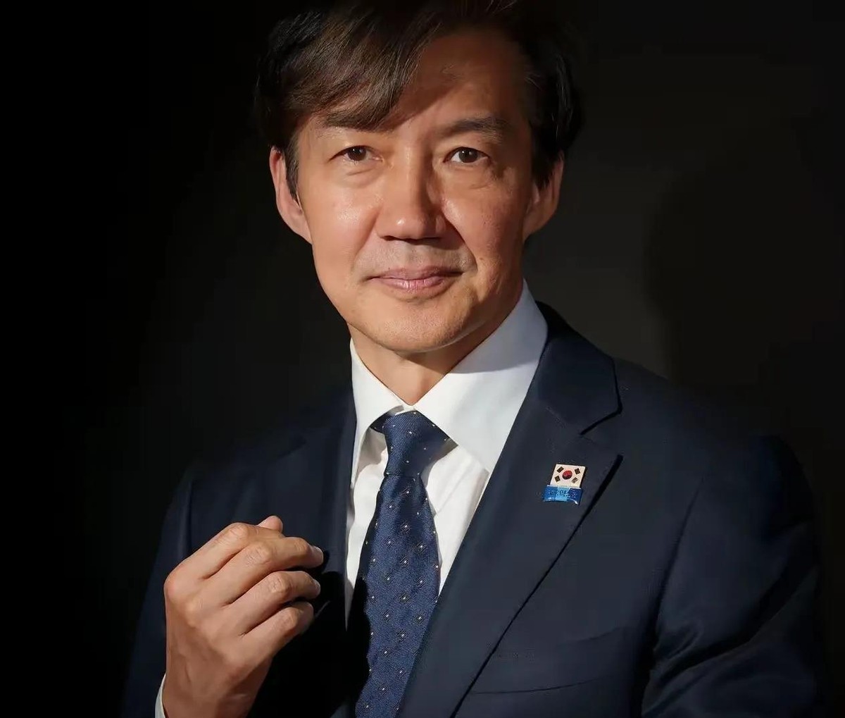 韩国总统李在明，这时候已经考虑到怎么处置尹锡悦的问题。这时候他考虑到了曹国，曹国