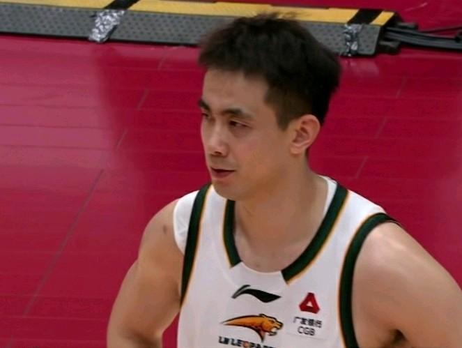 赵继伟打球越来越抽象了！在辽宁本钢客场惜败给浙江稠州的比赛中，赵继伟的数据两