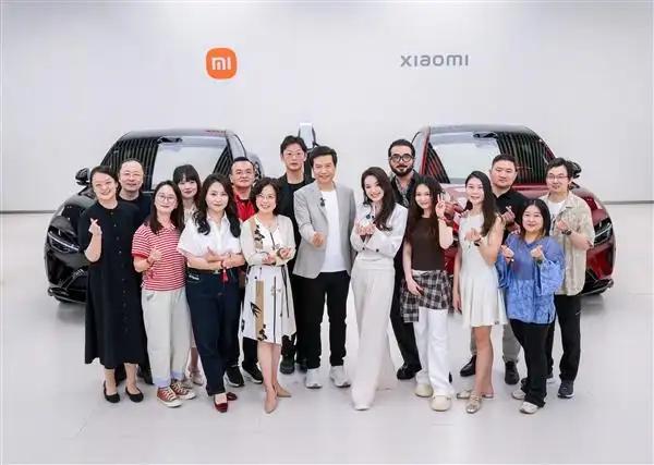 好家伙，雷军这张嘴，又给汽车圈添了把火。5月29号，小米YU7GT首批车主