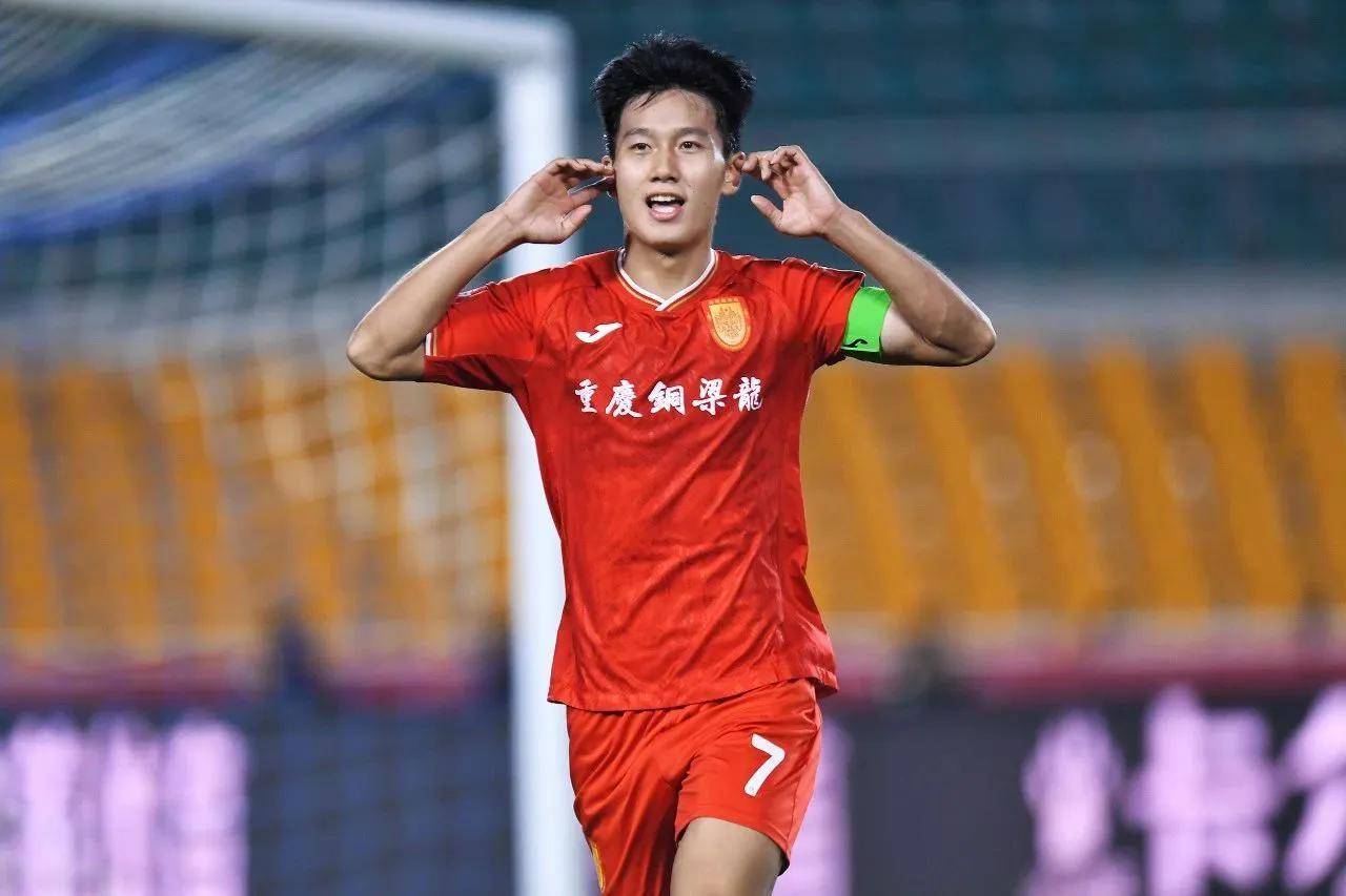 重庆铜梁龙取得中超首胜！本场比赛还有一个隐藏的功臣！在中超第二轮的比赛中，重庆