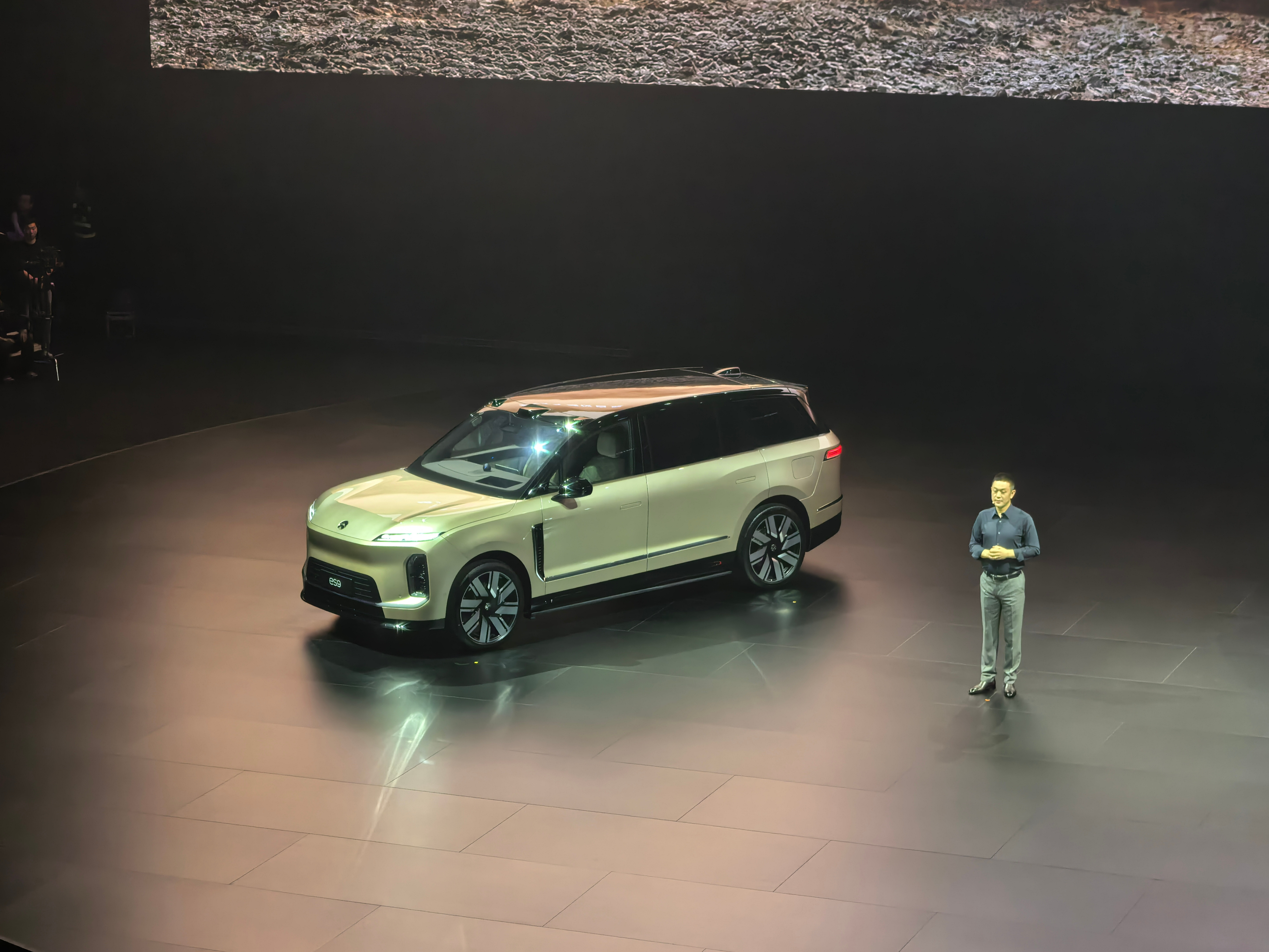 大家有没有同感就是有一种颜色之前不喜欢，肯定不会买但是在某个时间节点又突然觉得这