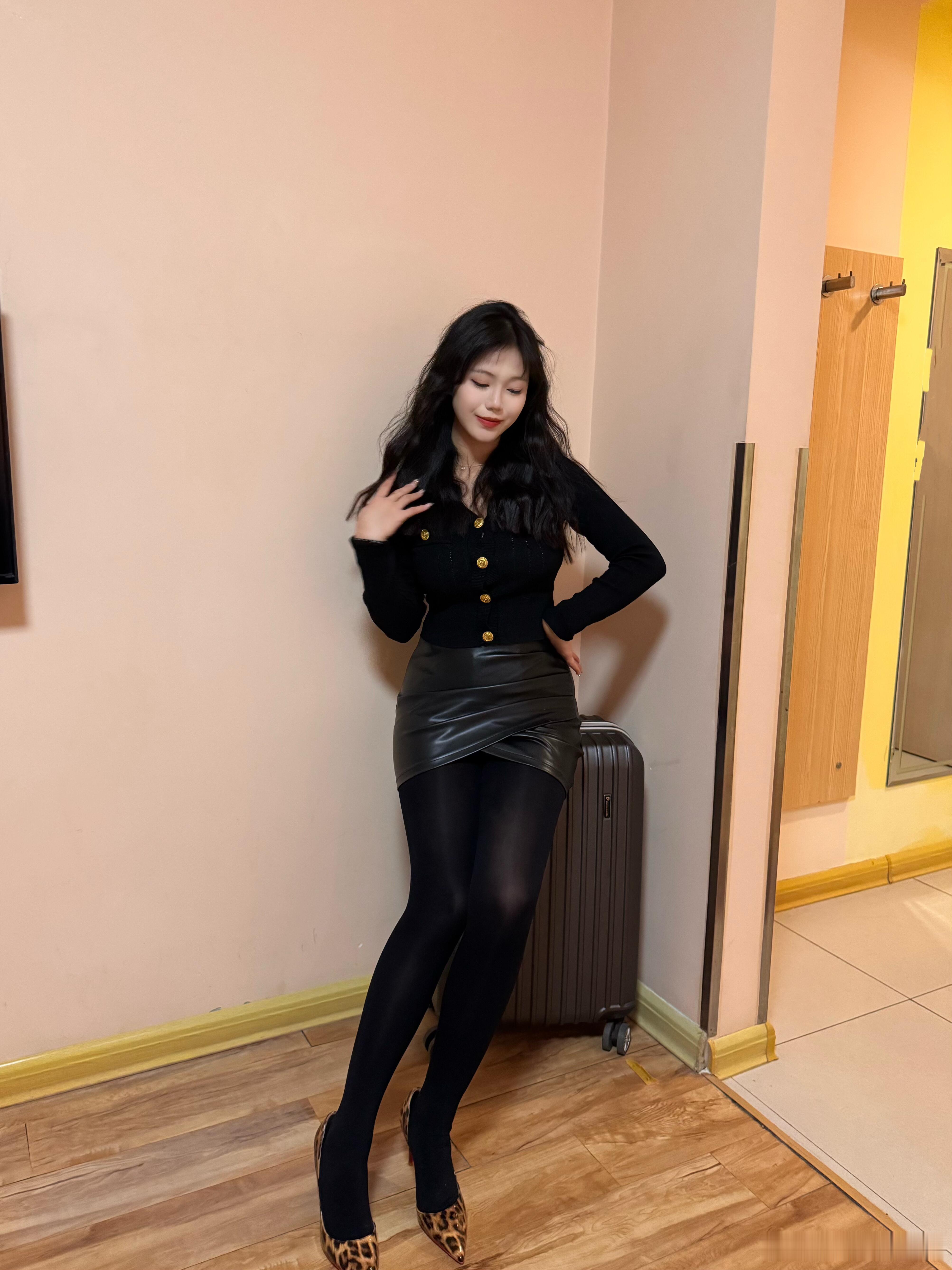 厚黑配豹纹👠​​​