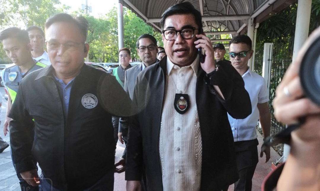 马蒂巴克将事办砸了！5月14日，菲国警通报，13日晚在参议院开枪的嫌疑人被抓了
