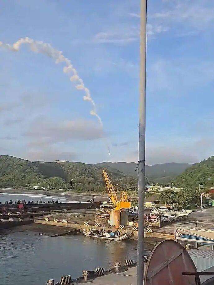 【航天旋转坠落台湾商业航天火箭试射失败】8月19日清晨，台湾一科研机构在进