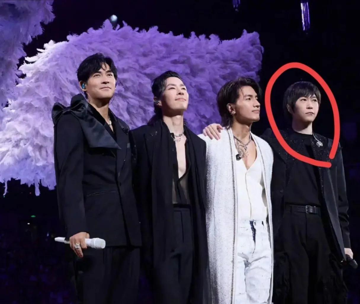 朱孝天在群里说阿信感谢他只是场面话，自己并没有收到任何消息！阿信替补朱孝天的