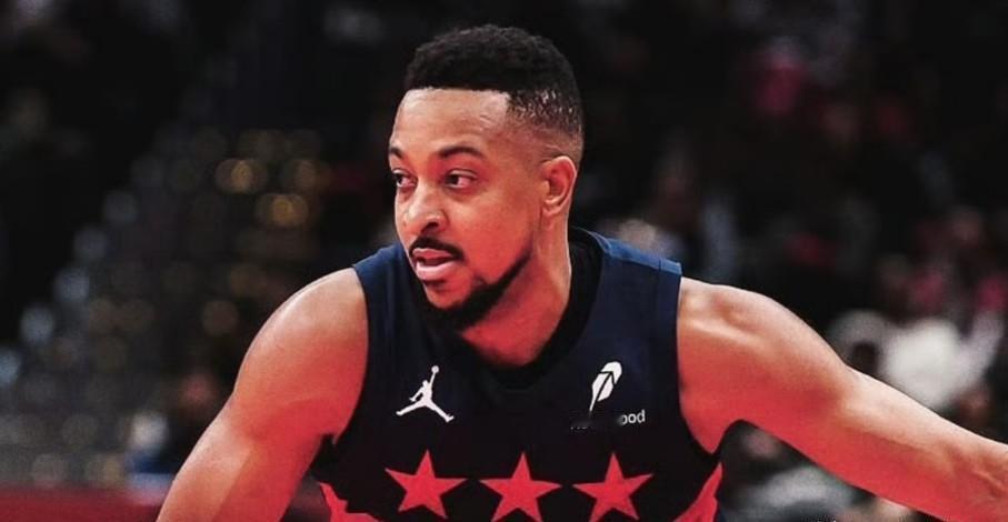 快船正准备犯一个三年前就该学乖的错误。他们又想用年轻资产去换一个巅峰尾巴的后卫