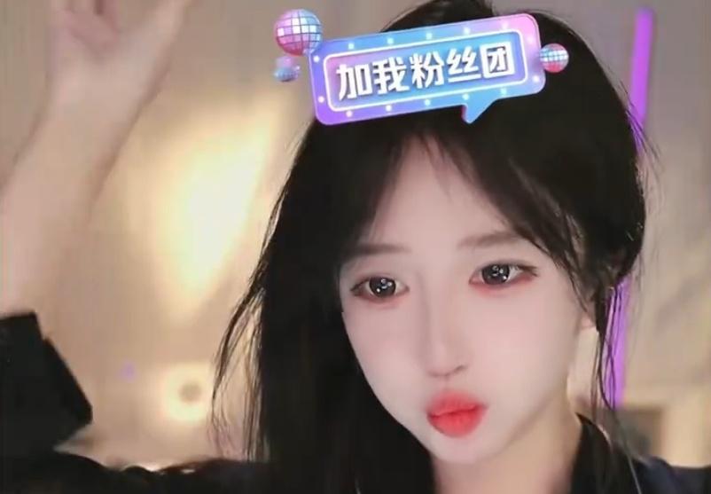 呆妹抖音PK频繁受挫称游戏观众通常都不太愿意付费送礼，自己每个月发十几万红包但愿