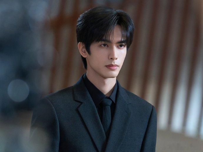 宋威龙林屿森冷脸萌，谁懂这个龙龙饰演的林屿森啊，现偶男主就要选这样的