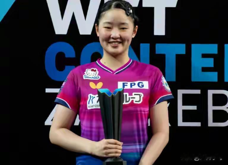张本美和的身体杠杠的！张本美和参赛频率非常高，大赛小赛几乎都能见到她的身影，她的