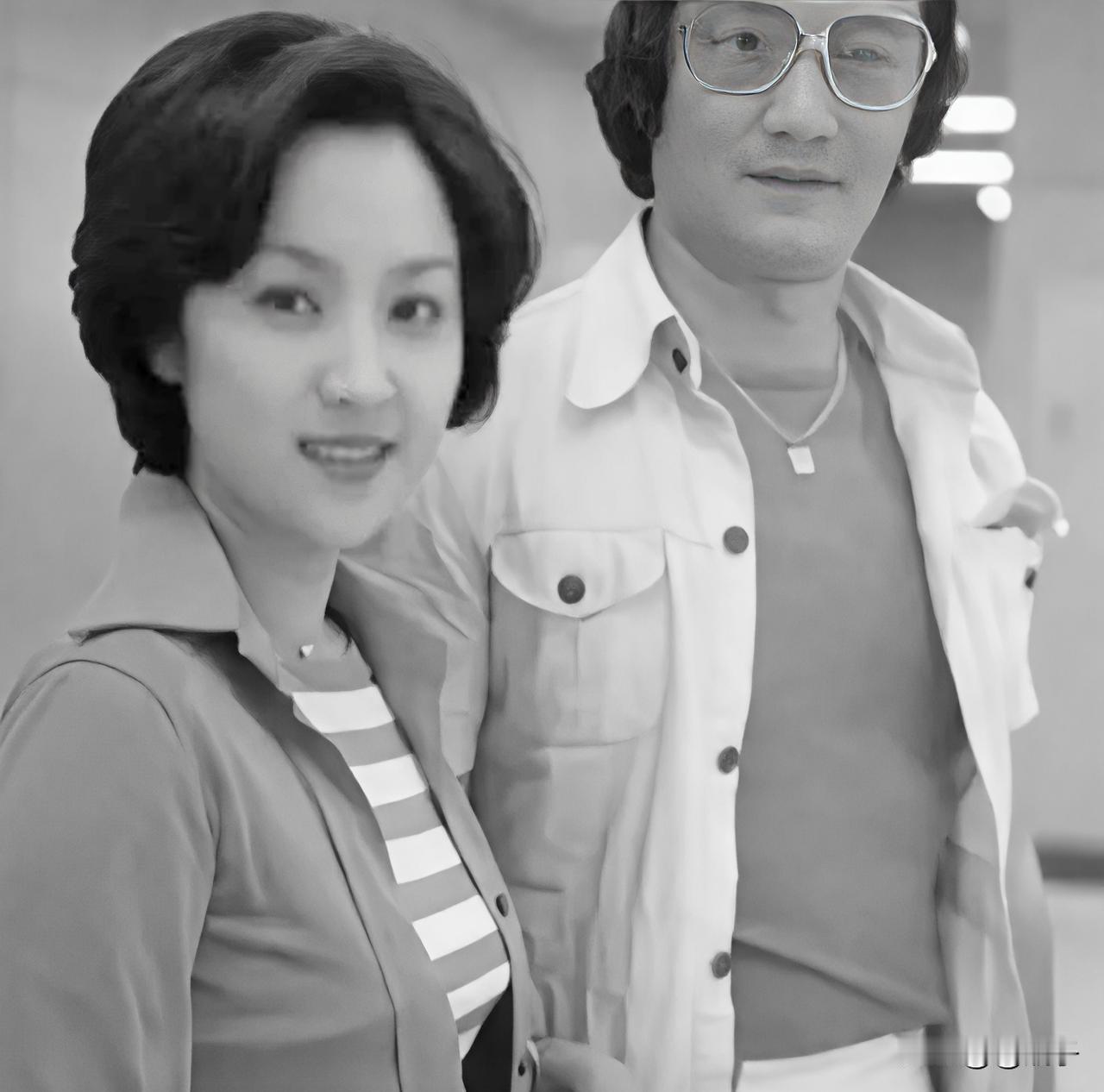 谢贤与甄珍曾是初恋，1974年，二人秘密登记结婚。婚后，因都年轻气盛，谢贤一句脱
