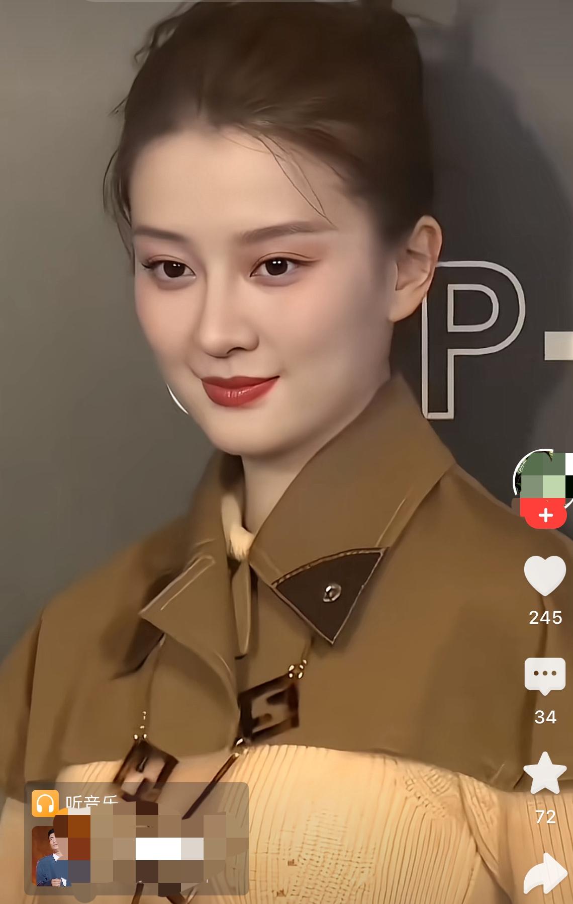 结婚后的乔欣似乎如今是隐退娱乐圈的状态了，这一身的富贵太太气质，让人感到惊讶