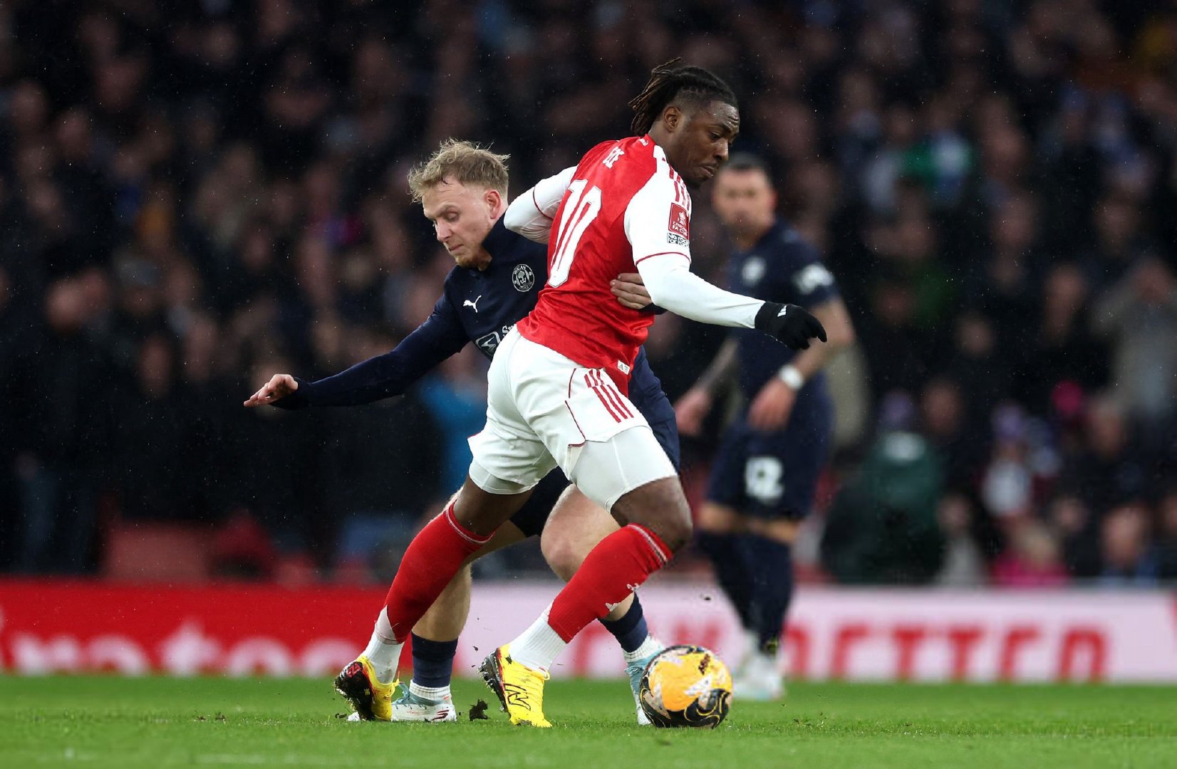 阿尔特塔谈埃泽的表现：“他传出了几脚非常棒的球，而且他的意图，我认为他在进攻三区