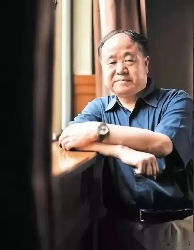 莫言15岁时，向邻村石匠女儿表白，不料，女孩啐了他一口：“癞蛤蟆想吃天鹅肉！