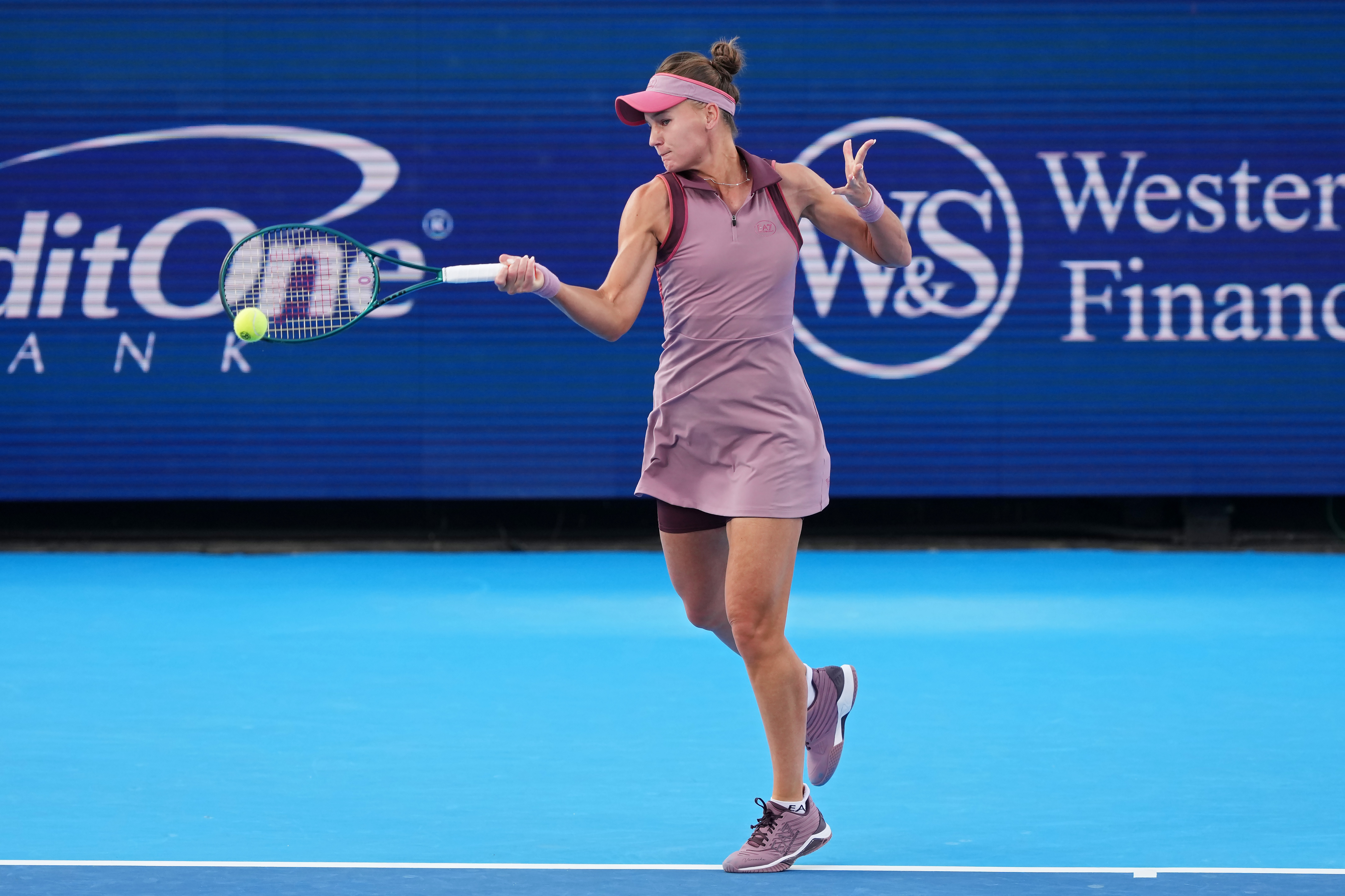 重返1000赛八强✌WTA1000辛辛那提站第四轮，库德梅托娃以6-46-3击