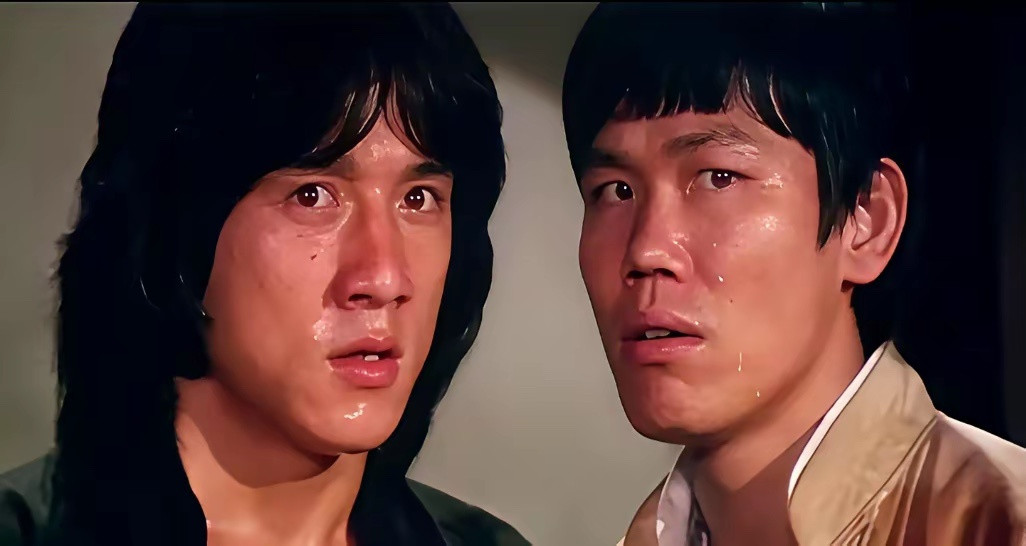 掏了500万真金白银捧你当主角，票房血亏一塌糊涂，结果戏刚拍完，你堵在门口找我要7800块加班费？这