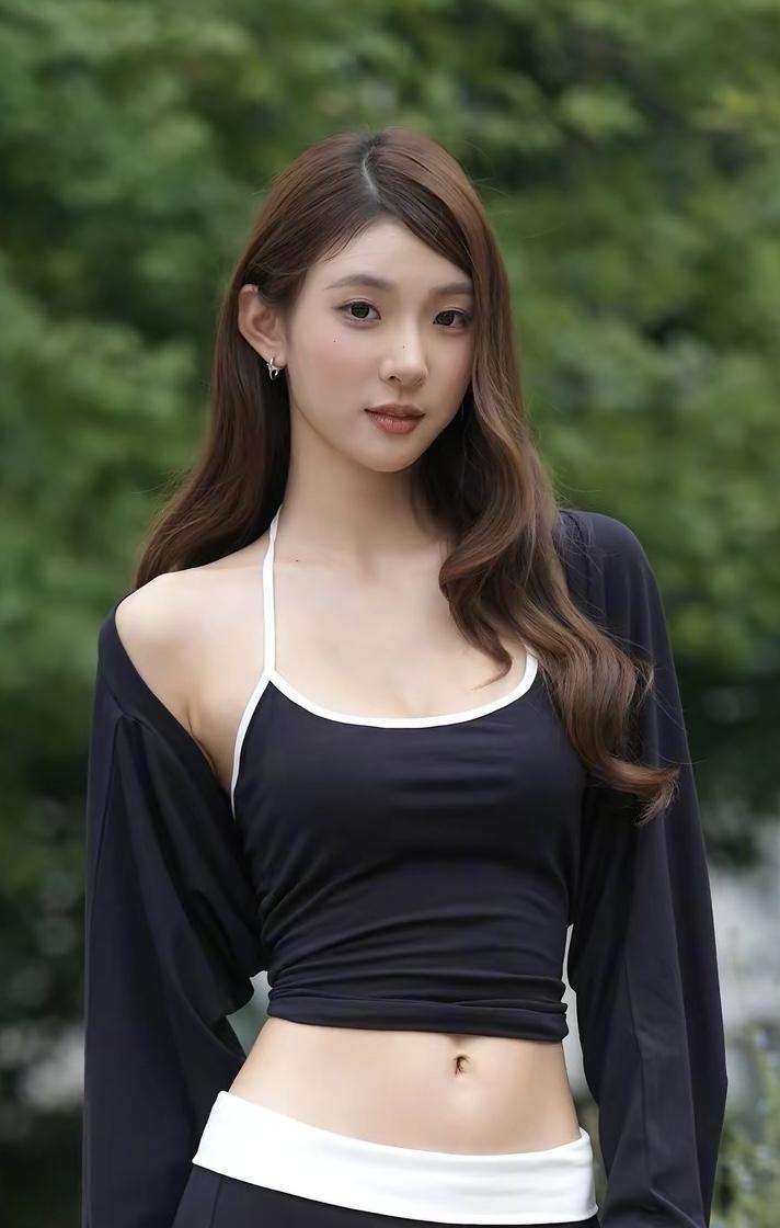 共享美人靓照漂亮的女孩，长相漂亮身材苗条