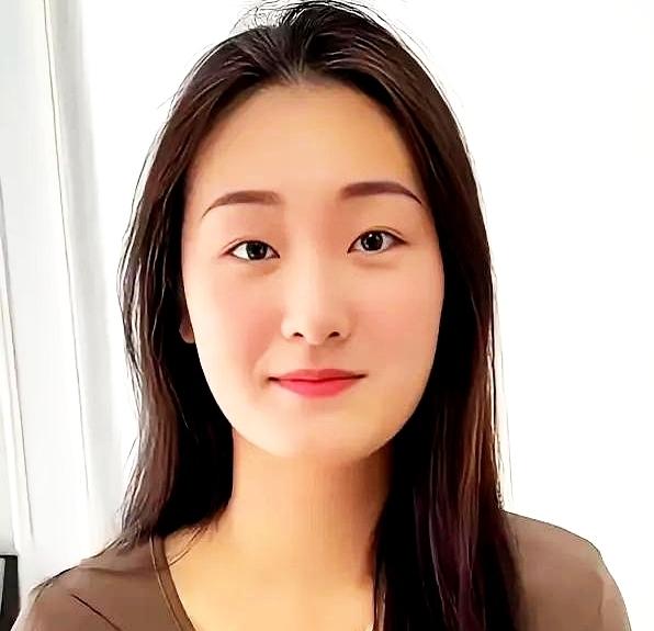 陈亚男订婚后高调更新动态，是为带货还是真幸福？大衣哥前儿媳陈亚男，自订婚之后彻