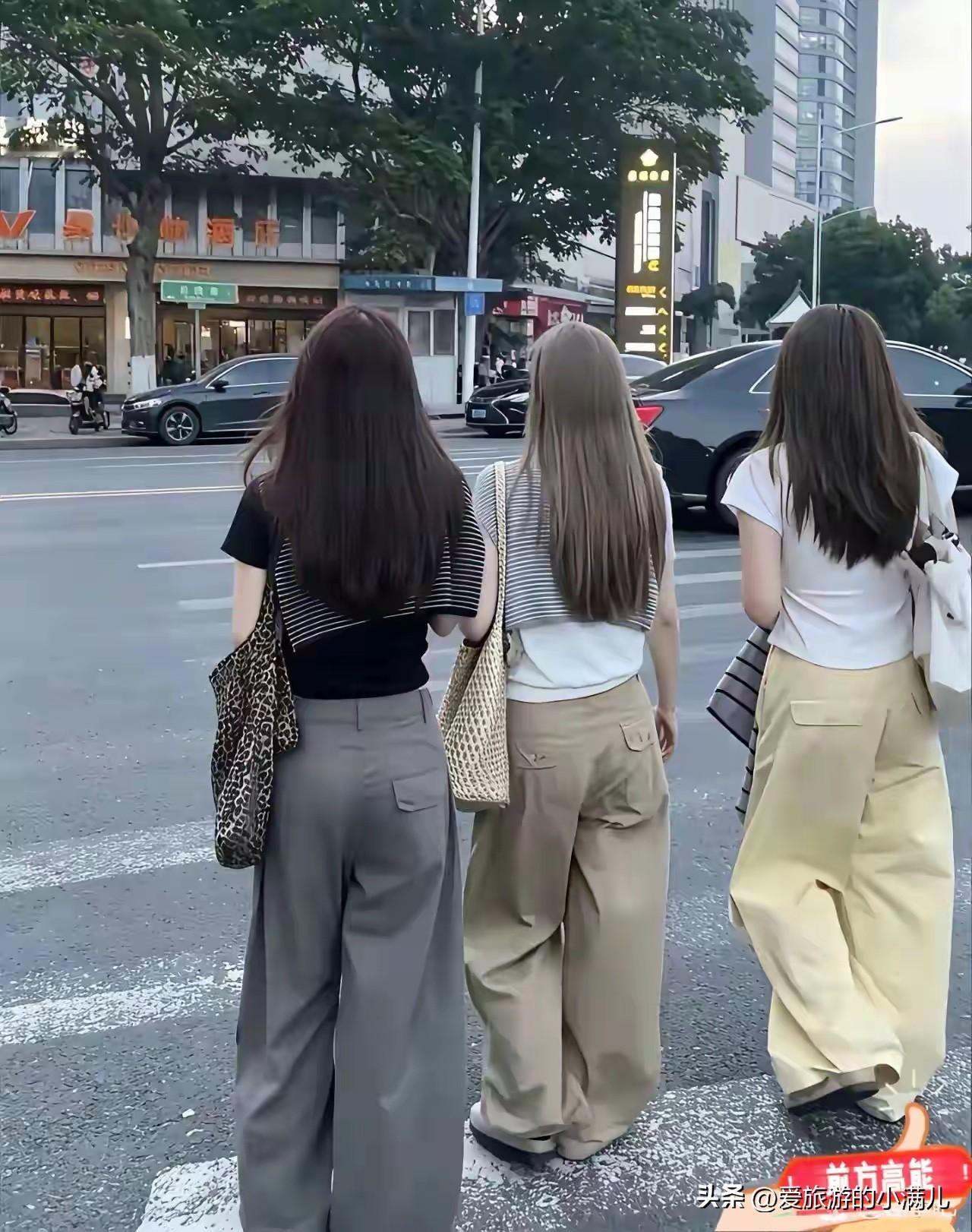 左边那个身材比例最好！