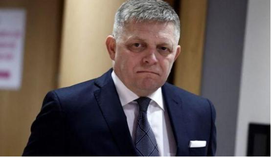 美媒：菲佐与特朗普会面后对其精神状况表示担忧 我敢说，现在最纠结的莫过于斯洛