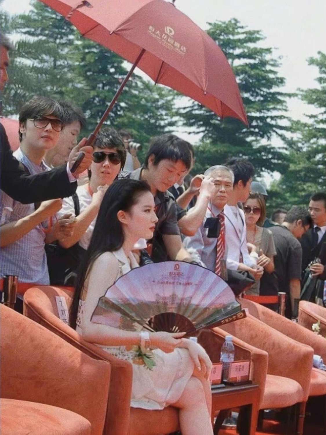 家里有钱没钱，一眼就能看出来。