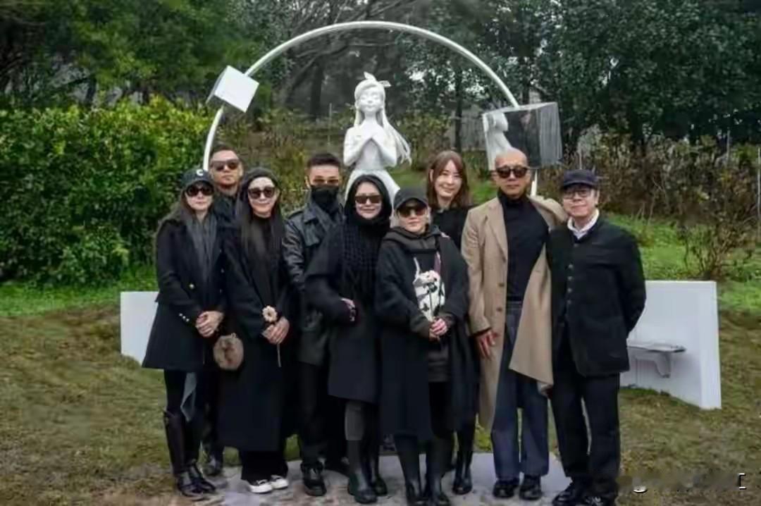 外婆不让孩子来，又甩锅汪小菲了！好多人都在问，这么多人参加，为什么唯独孩子没